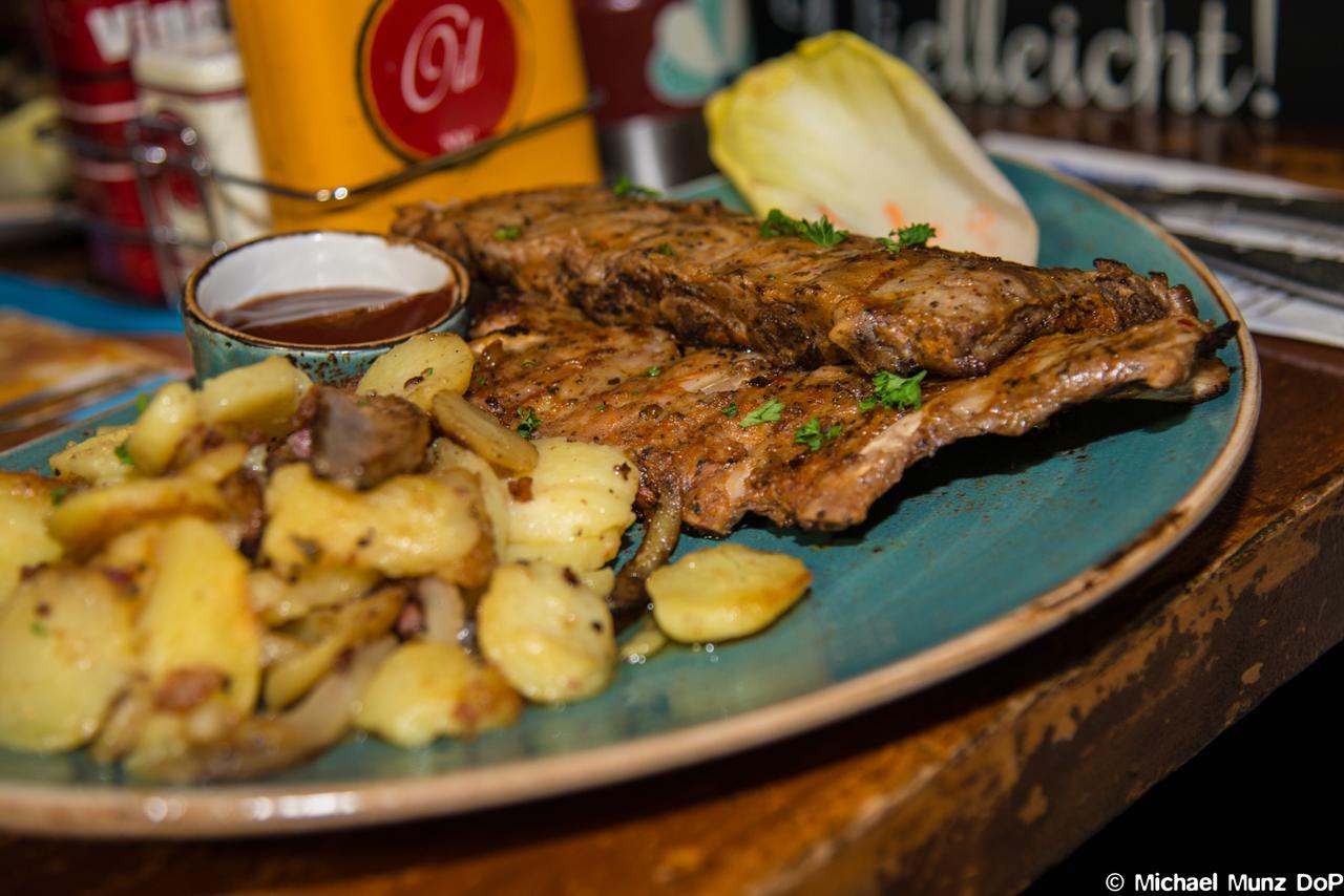 Und Restaurant Löwenbräu 3* Köln