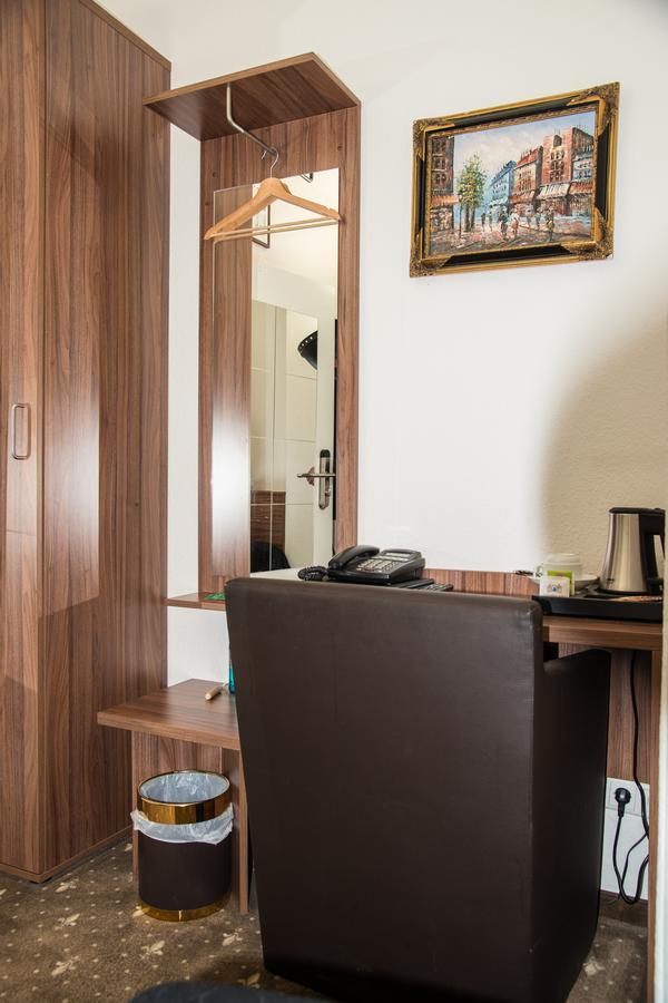 Und Restaurant Loewenbraeu Hotel Colonia