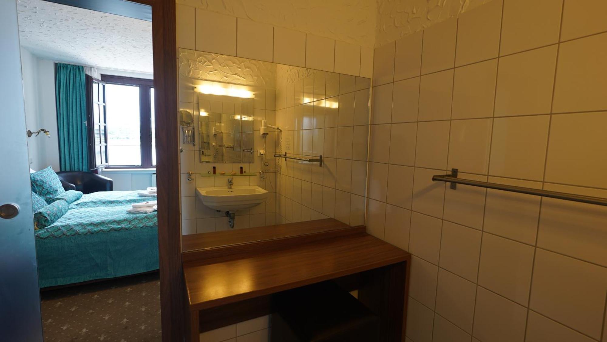 Und Restaurant Loewenbraeu 3*